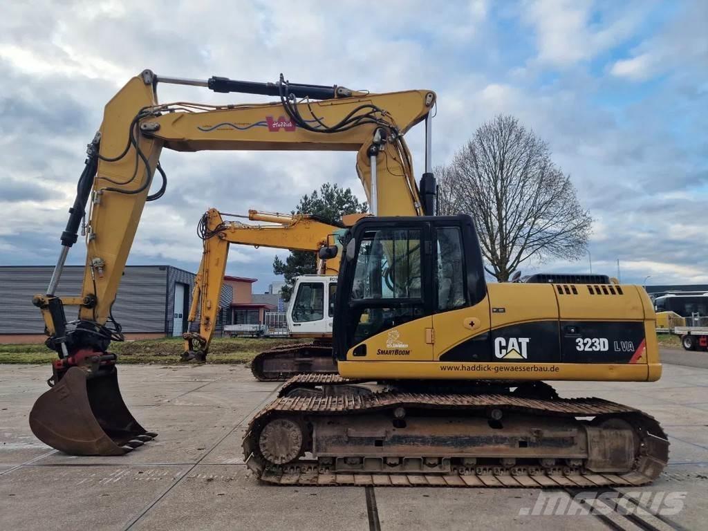CAT 323d Vikšriniai ekskavatoriai