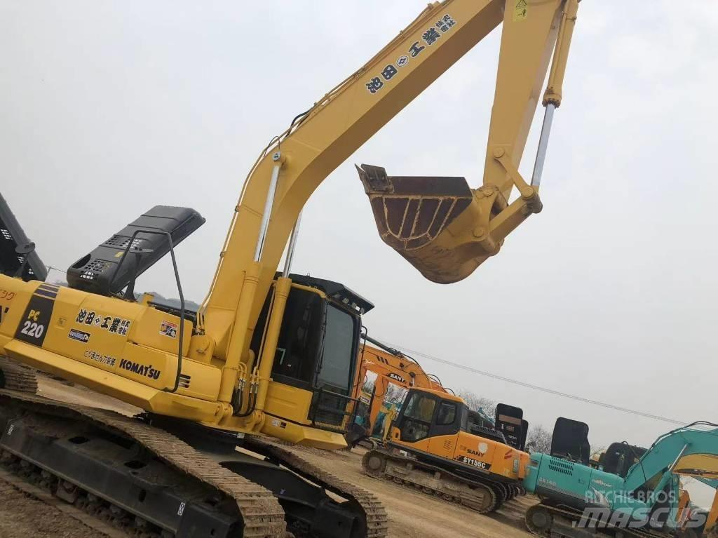 Komatsu 220-8 Vikšriniai ekskavatoriai