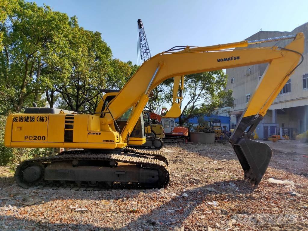 Komatsu PC200-6 Vikšriniai ekskavatoriai