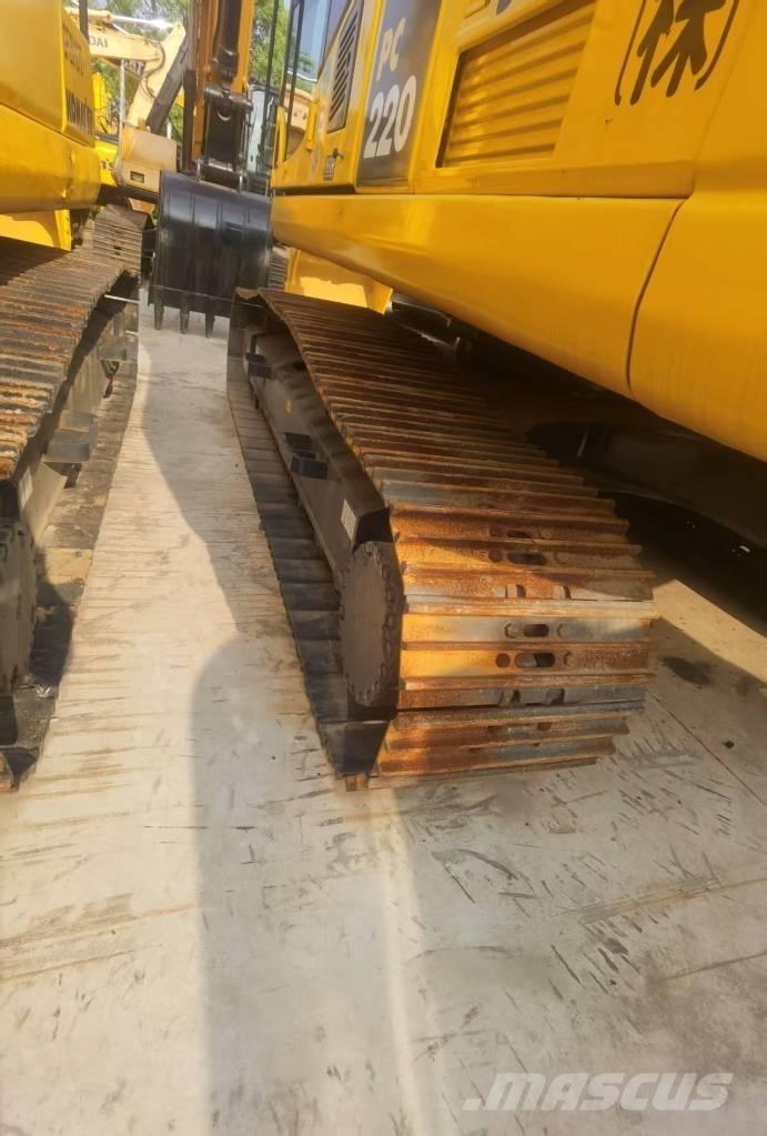 Komatsu PC 220-8 Vikšriniai ekskavatoriai