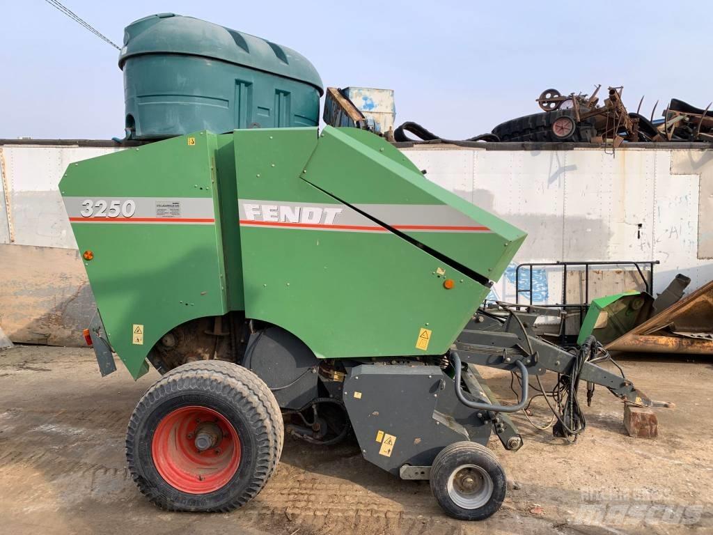 Fendt 3250 Ritinių presai