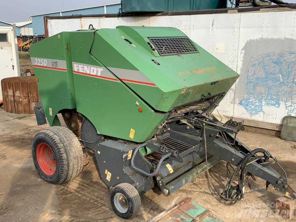 Fendt 3250 Ritinių presai