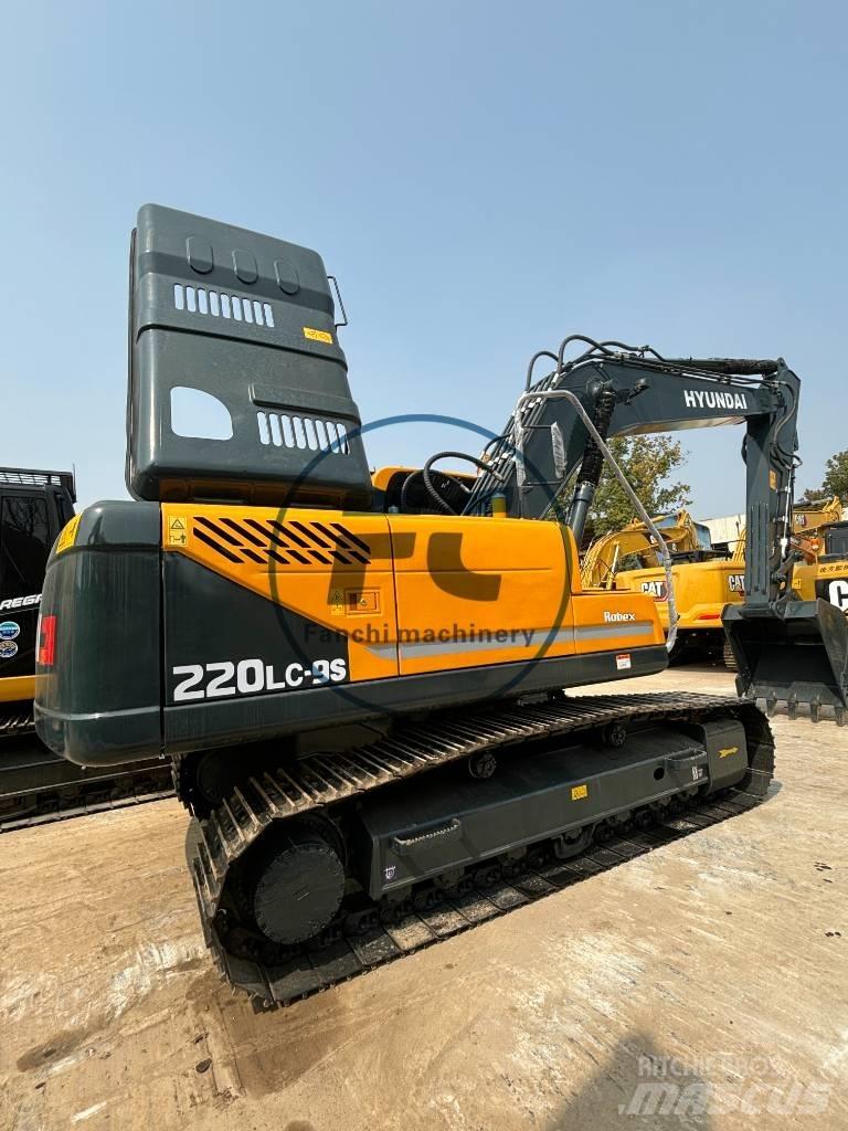 Hyundai 220LC Vidutinės galios ekskavatoriai 7-12 t