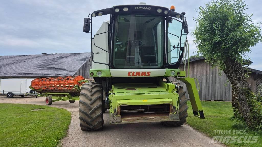 CLAAS Tucano 440 Derliaus nuėmimo kombainai
