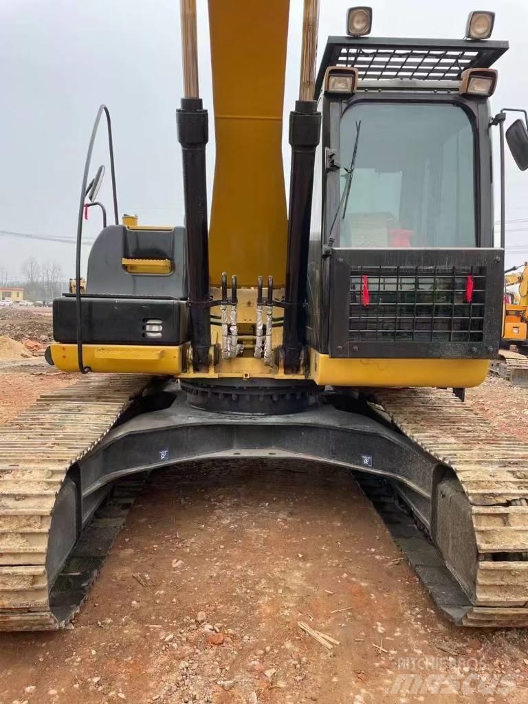 CAT 323 D L Vikšriniai ekskavatoriai