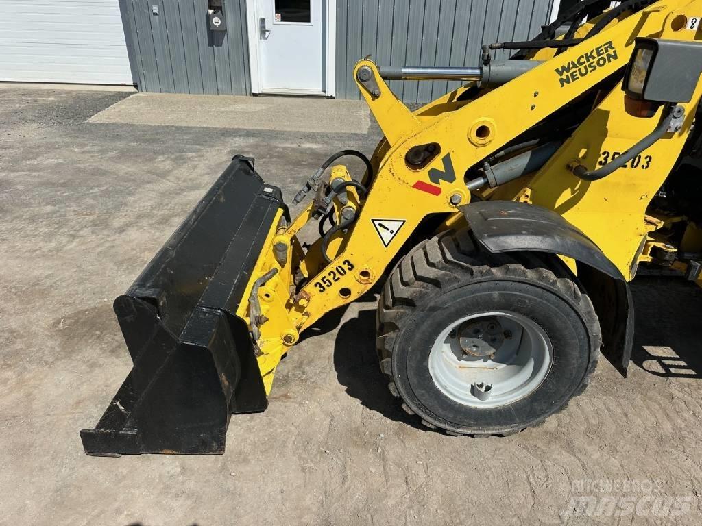 Wacker Neuson WL 30 Naudoti ratiniai krautuvai