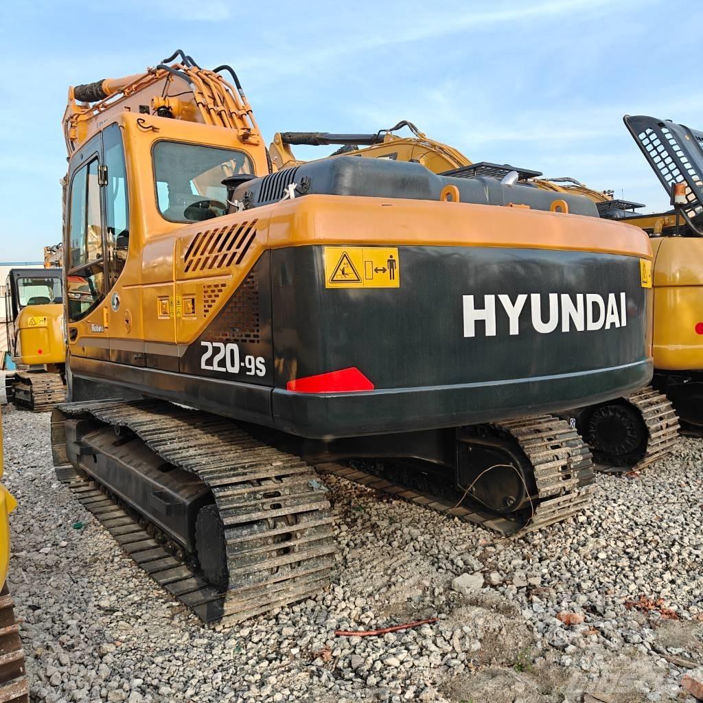 Hyundai R220-9S Vikšriniai ekskavatoriai