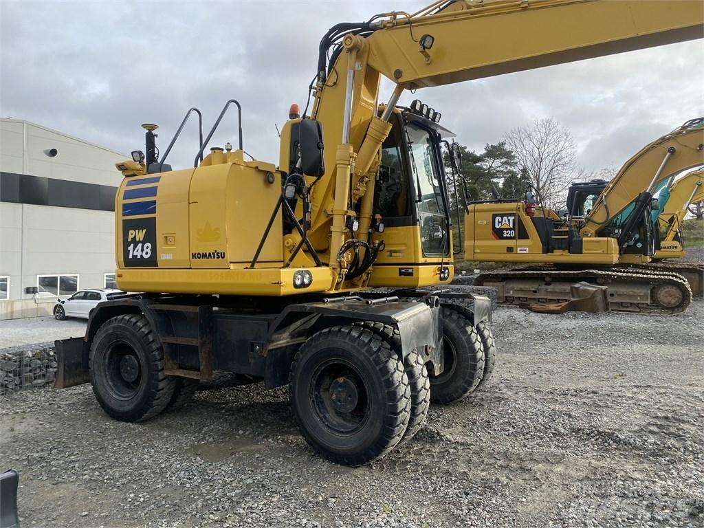 Komatsu PW148-10 Ratiniai ekskavatoriai