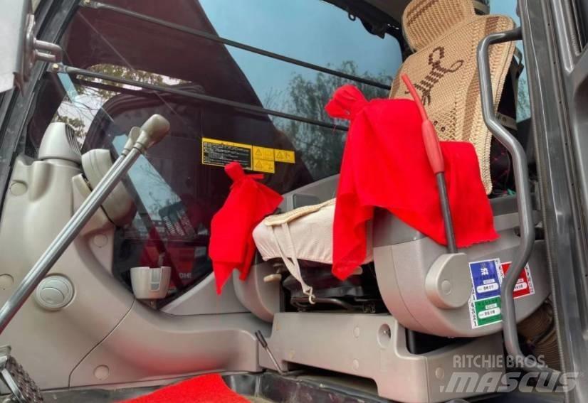 Hitachi 200-3 Vikšriniai ekskavatoriai