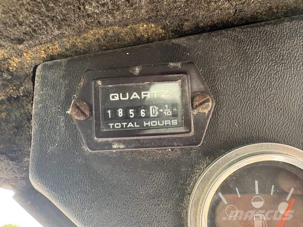 Bobcat 753 Krautuvai su šoniniu pasukimu