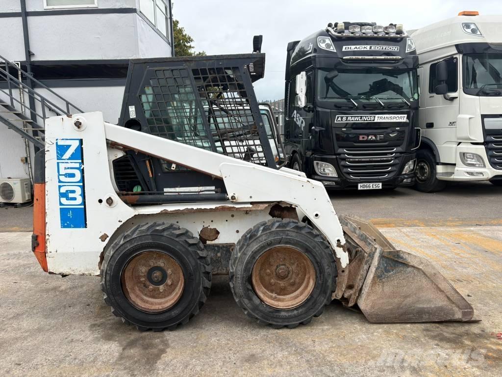 Bobcat 753 Krautuvai su šoniniu pasukimu