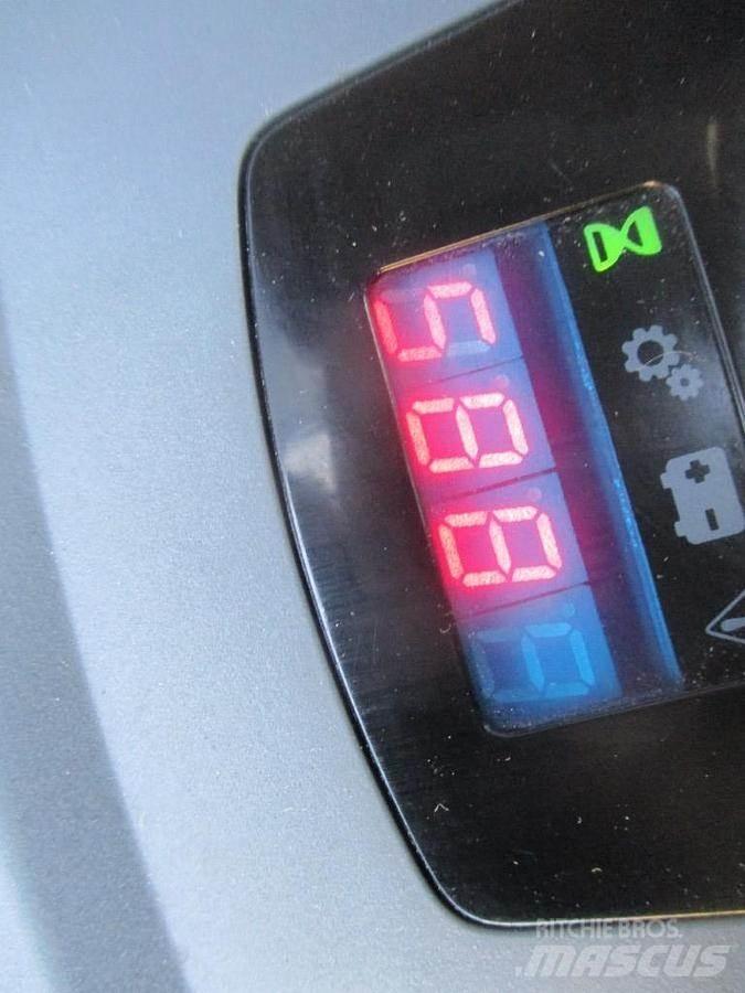 Toyota LPE 250 Mažų aukščių keltuvai