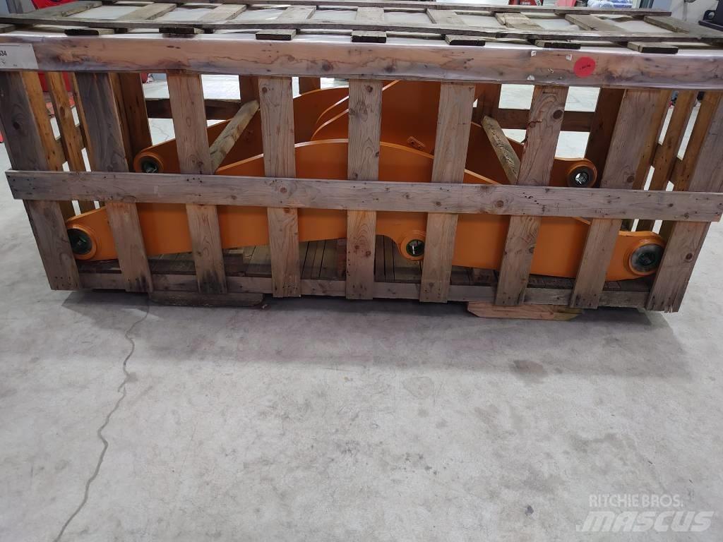 CASE 821G Sijos ir savivarčiai