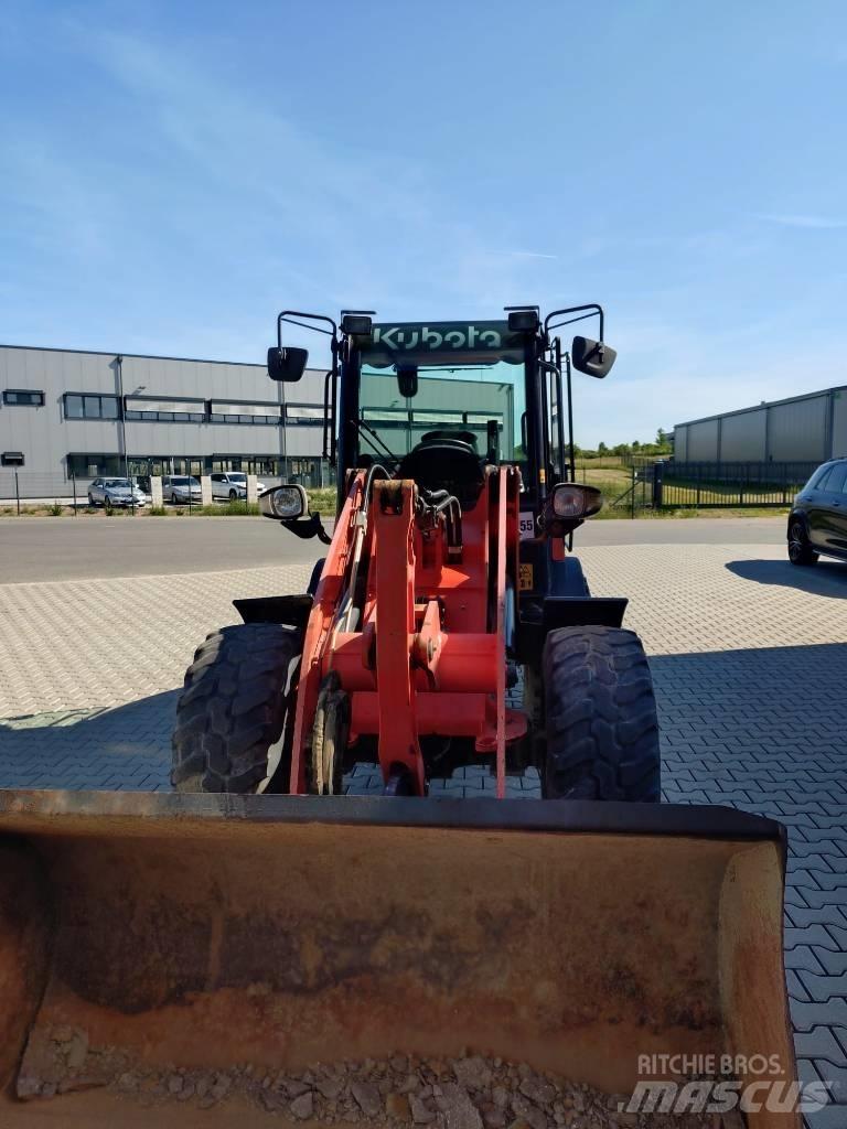 Kubota R 082 Naudoti ratiniai krautuvai