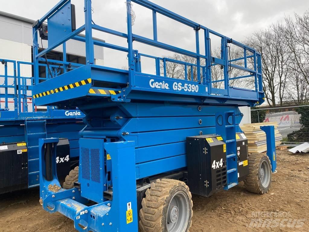 Genie GS 4390 RT Žirkliniai keltuvai