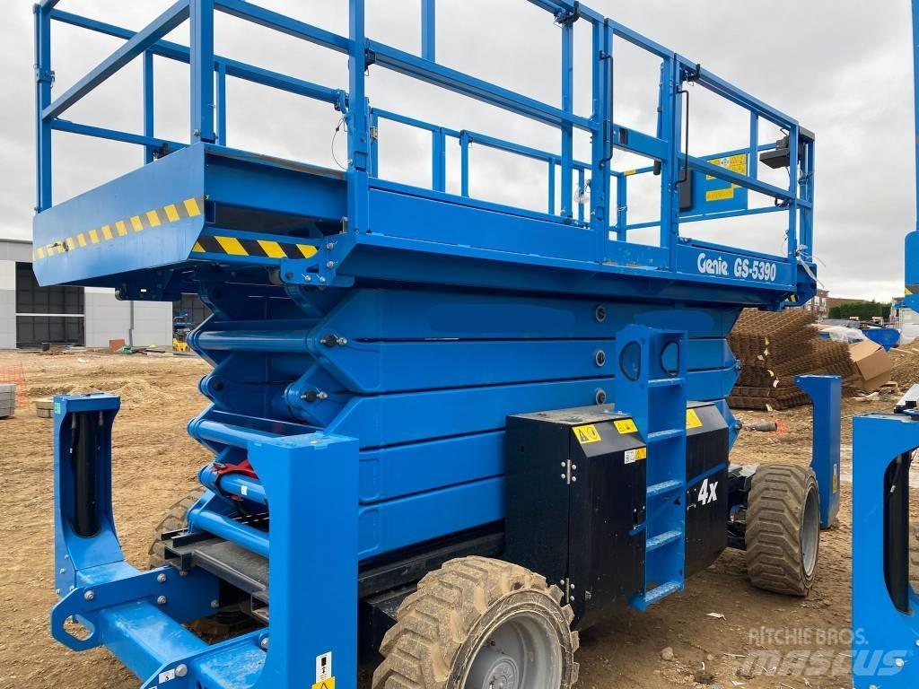 Genie GS 4390 RT Žirkliniai keltuvai