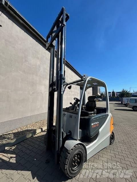 Still RX 60-30 Elektriniai šakiniai krautuvai