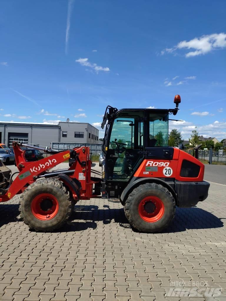 Kubota R 090 Naudoti ratiniai krautuvai