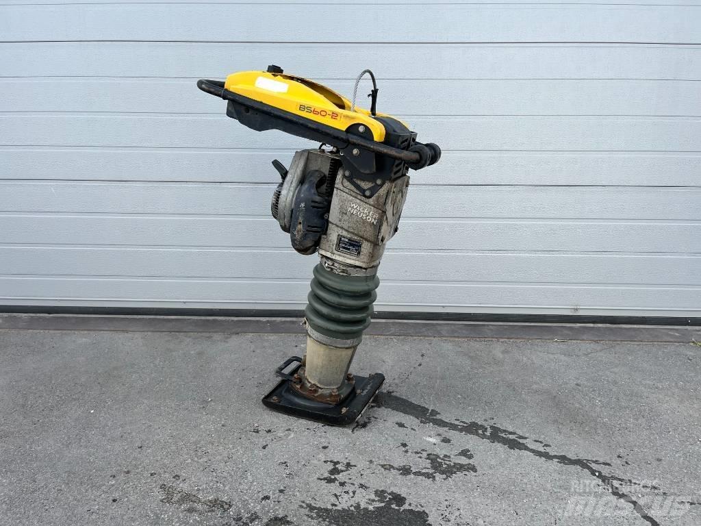 Wacker BS60 Stamp Plūktuvai