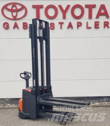 Toyota SWE120L Rankiniai vėžimėliai