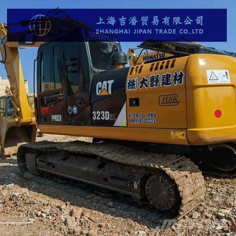 CAT 323 D Vikšriniai ekskavatoriai