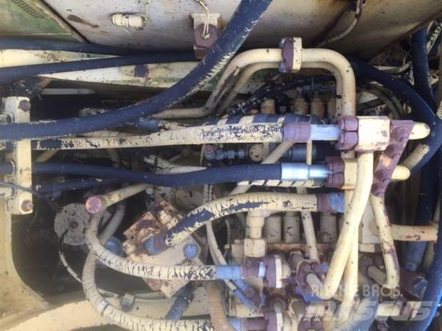 Komatsu PC120-3 Vikšriniai ekskavatoriai