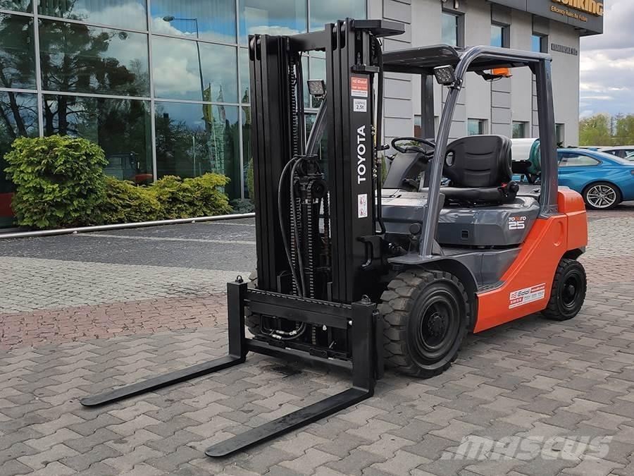 Toyota 02-8FGF25 LPG (dujiniai) krautuvai