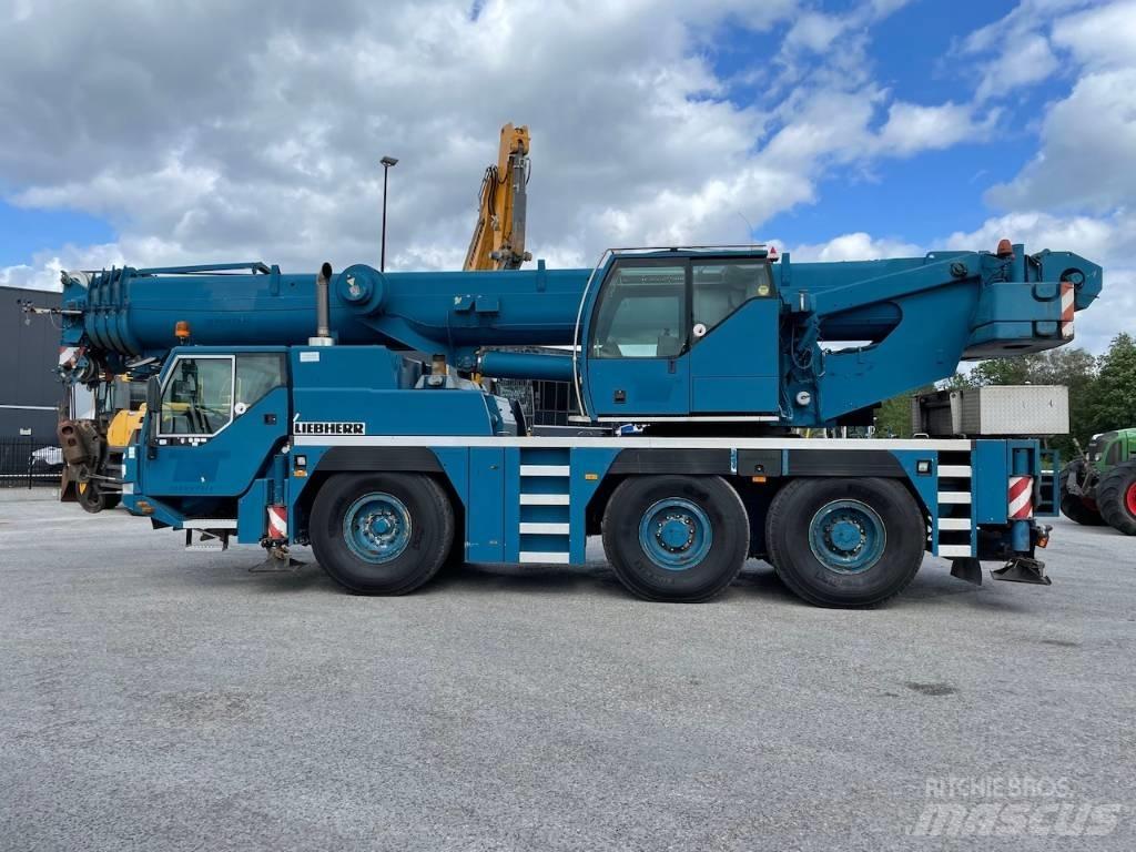 Liebherr LTM 1055-1 Visureigiai kranai