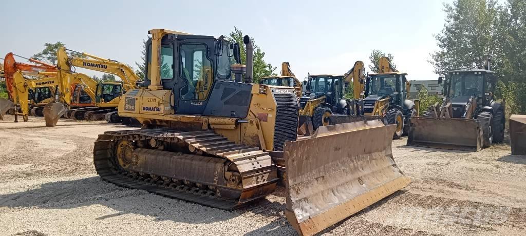 Komatsu D61EX-15 Vikšriniai buldozeriai