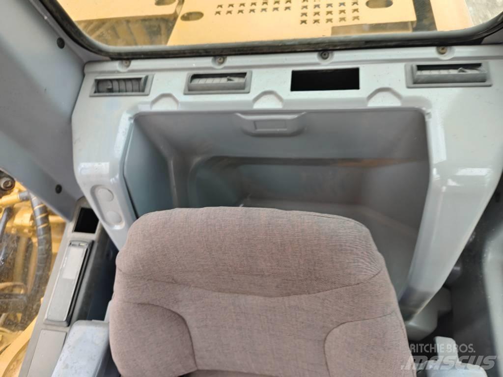 CAT 320 C L Vikšriniai ekskavatoriai