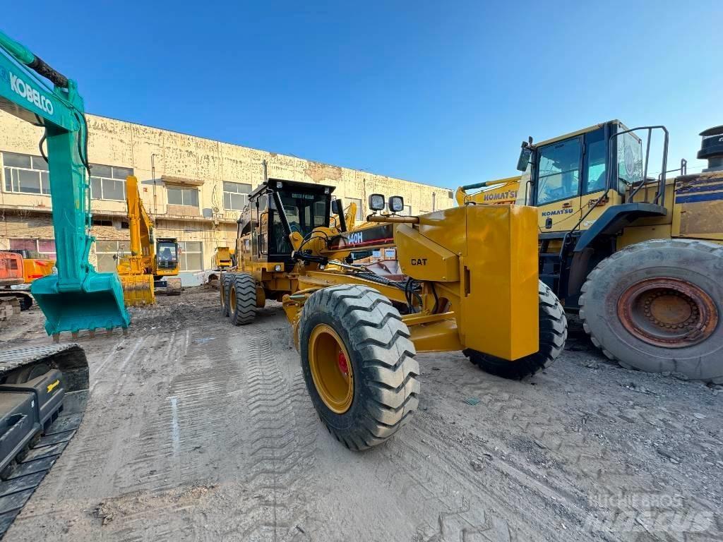 CAT 140 H Greideriai