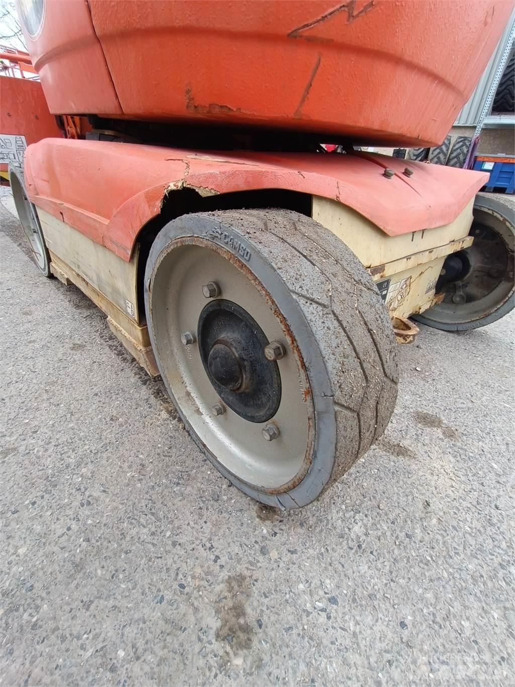 JLG T10E Kiti keltuvai ir platformos
