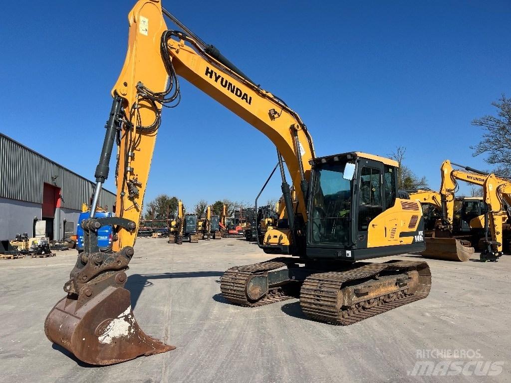 Hyundai HX140L Vikšriniai ekskavatoriai