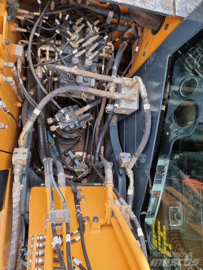 Hyundai HX 140 L Vikšriniai ekskavatoriai