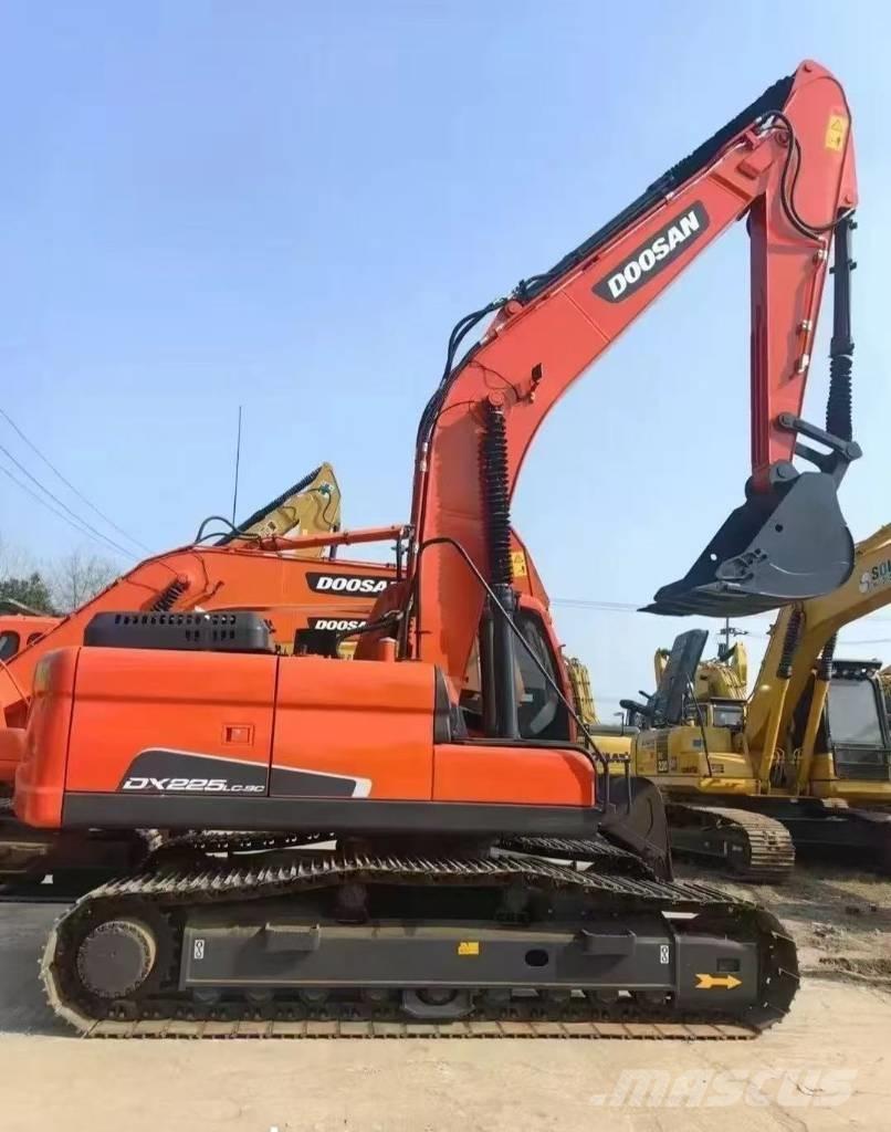 Doosan DX 225 LC Vikšriniai ekskavatoriai