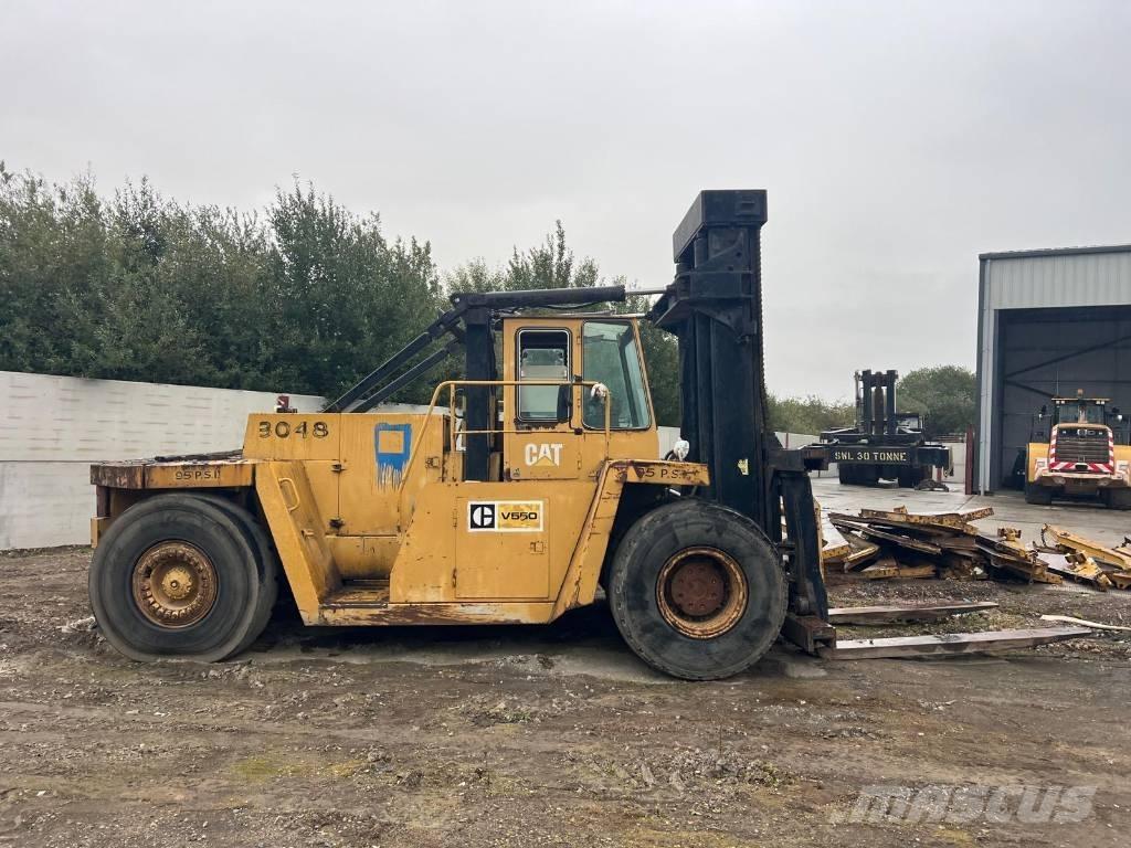CAT V 550 Dyzeliniai krautuvai