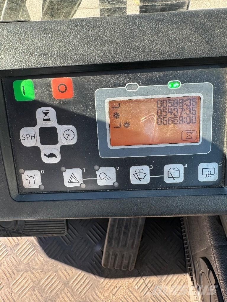 Toyota 8FBMT40 Elektriniai šakiniai krautuvai