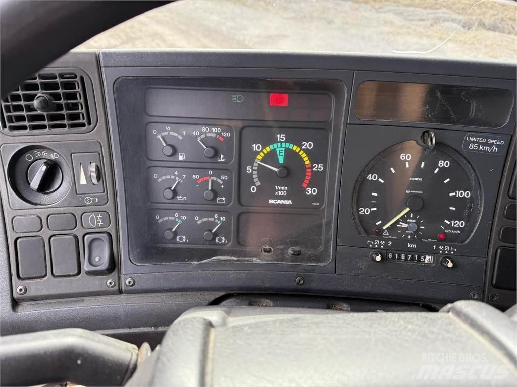 Scania P94 Sunkvežimiai su dengtu kėbulu
