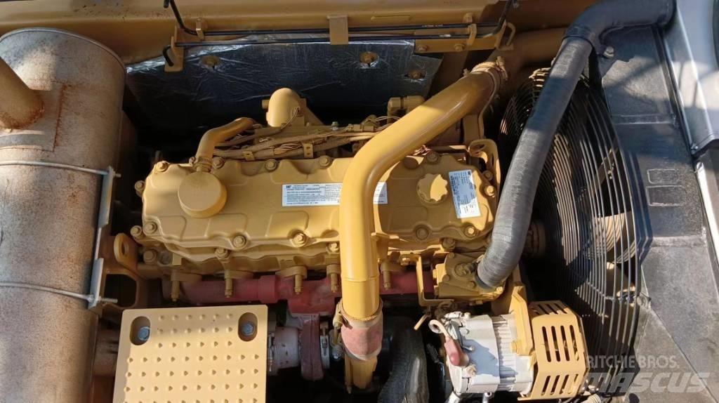 CAT 330D2L Vikšriniai ekskavatoriai