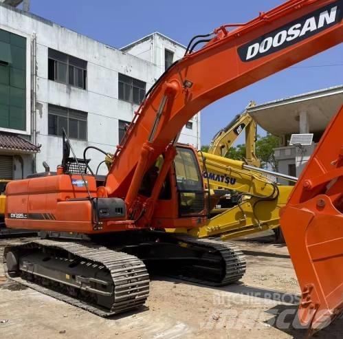 Doosan DX225LC Vikšriniai ekskavatoriai