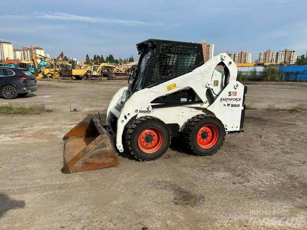 Bobcat S18 Krautuvai su šoniniu pasukimu