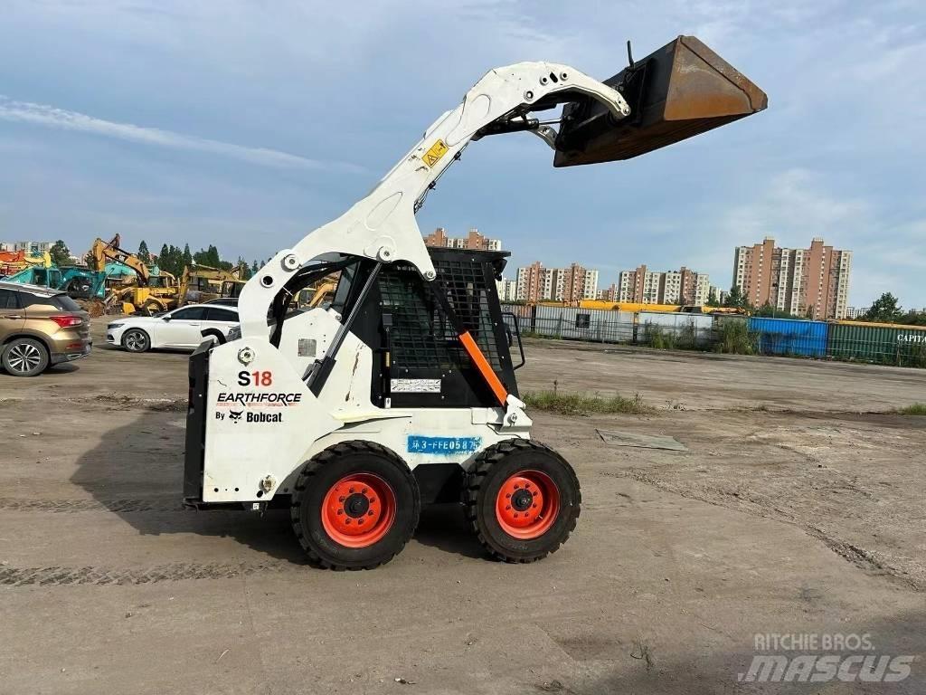 Bobcat S18 Krautuvai su šoniniu pasukimu