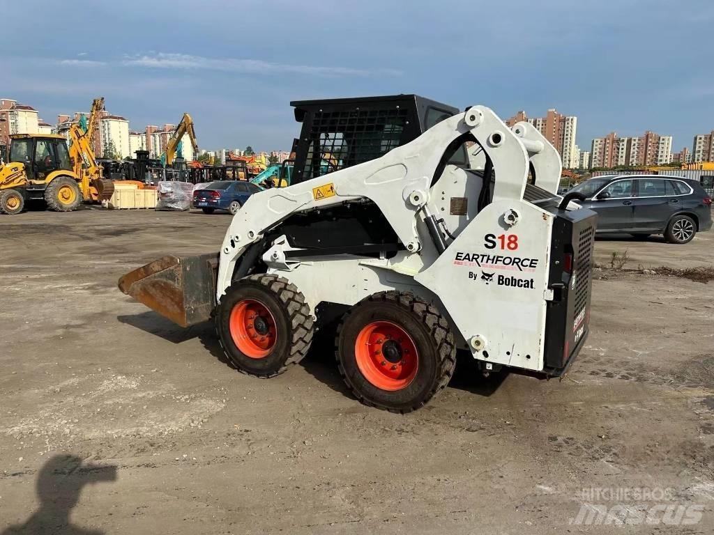 Bobcat S18 Krautuvai su šoniniu pasukimu