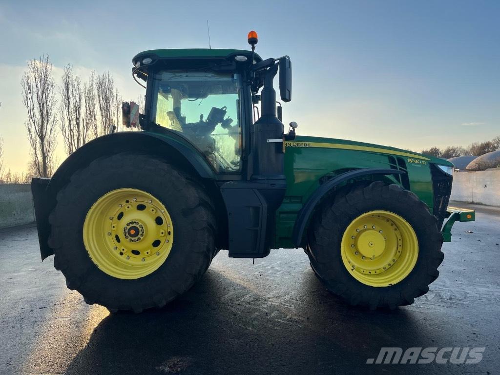 John Deere 8320 R Traktoriai