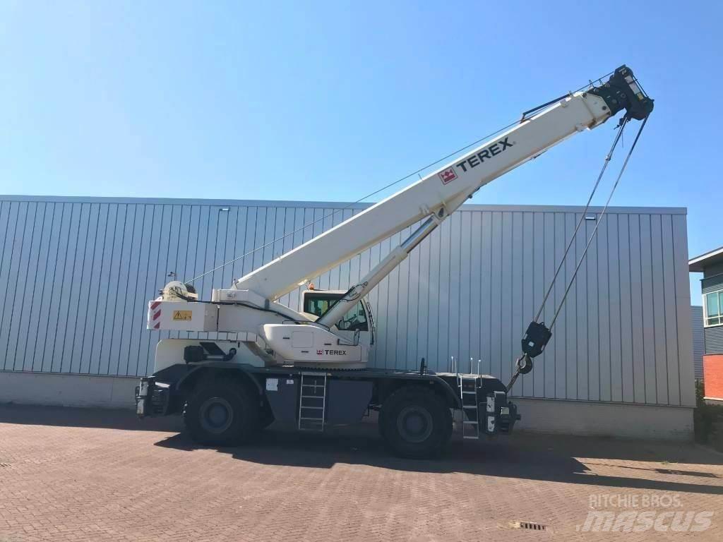 Terex 1075 Neapdoroto reljefo kranai
