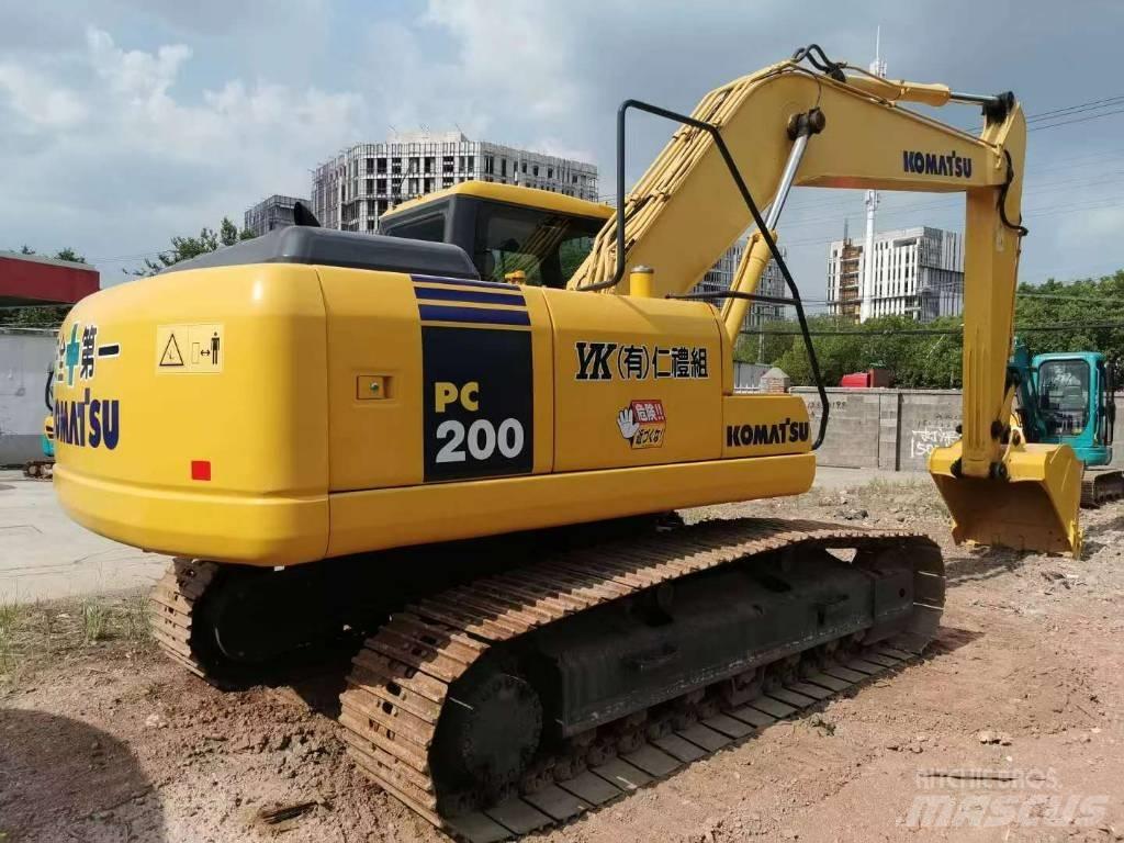 Komatsu PC 200 Vikšriniai ekskavatoriai