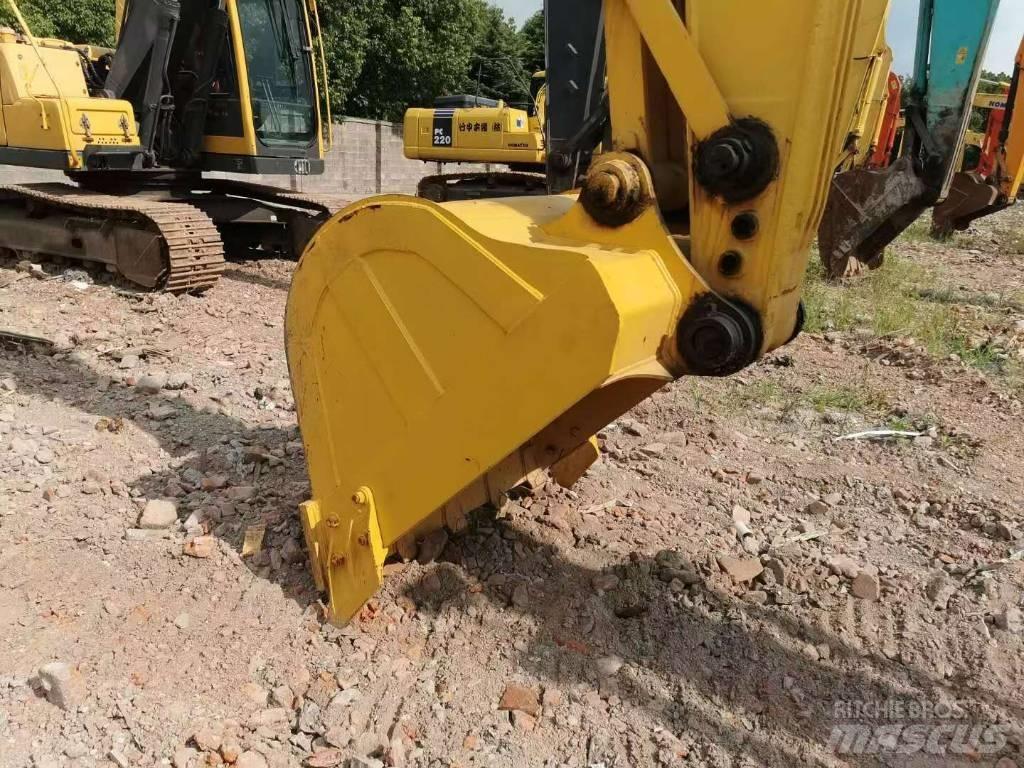 Komatsu PC 200 Vikšriniai ekskavatoriai