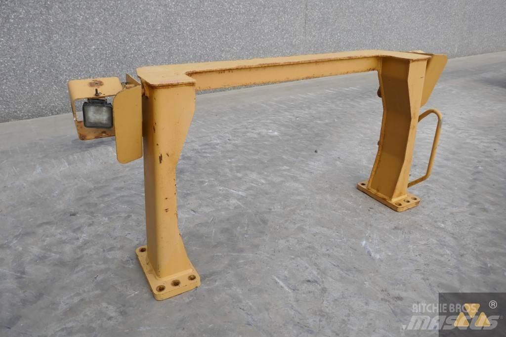 CAT 208-8705 Kabinos ir salonai