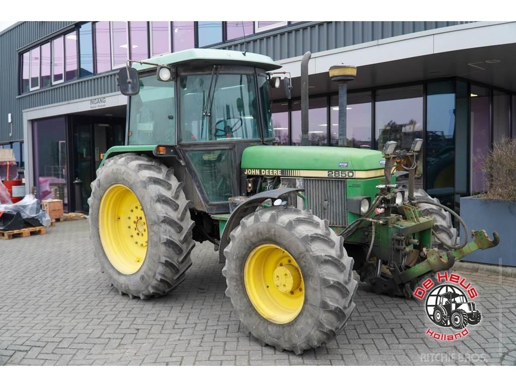 John Deere 2850 Traktoriai