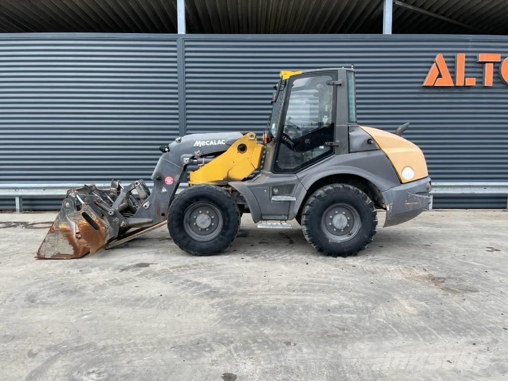 Mecalac AS 700 Naudoti ratiniai krautuvai